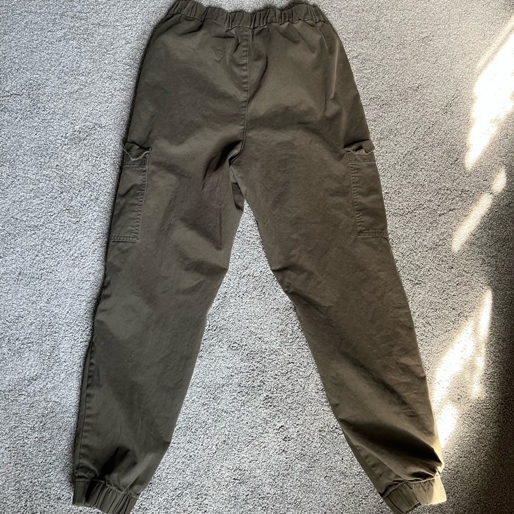 green/brown H&M joggers